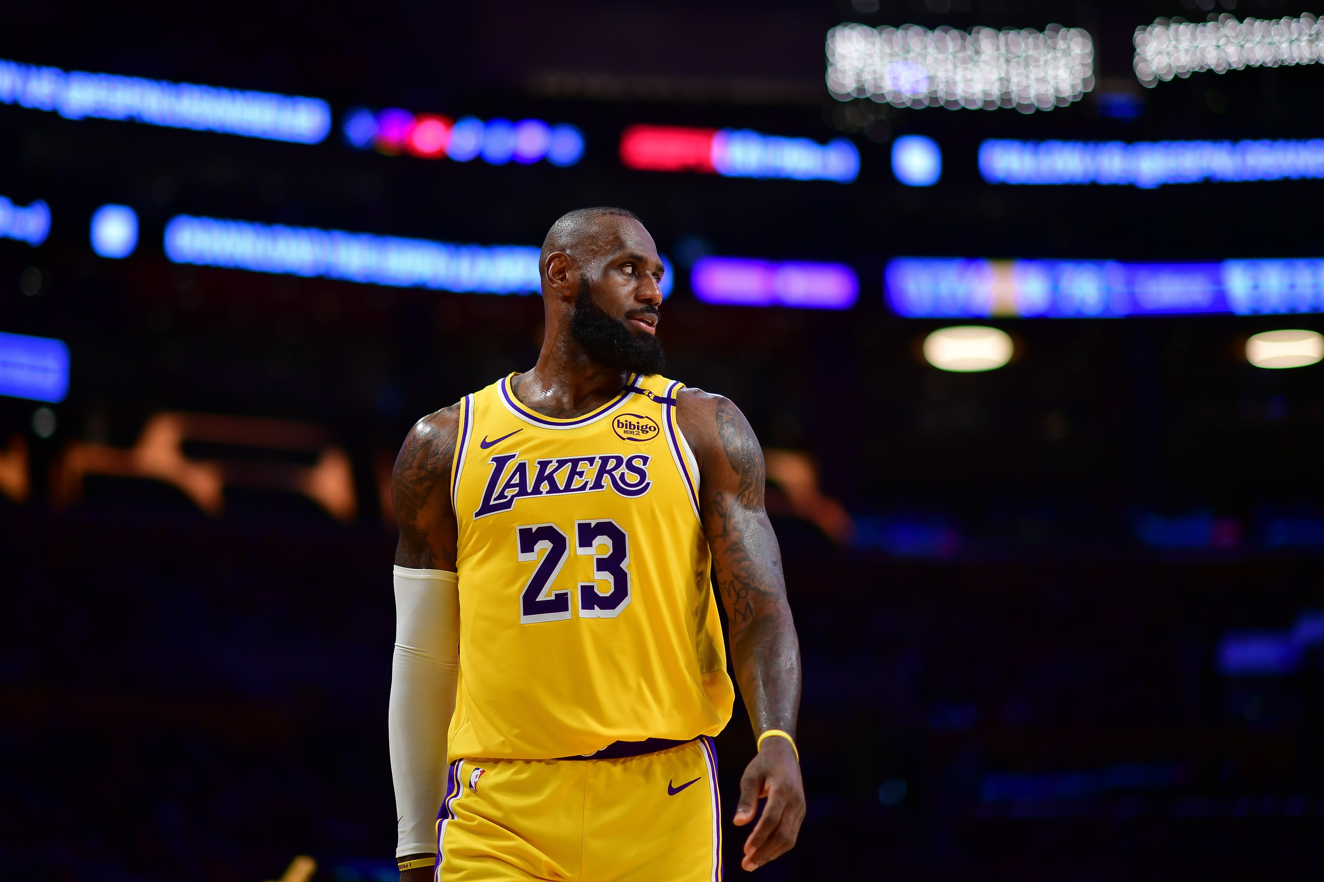 奥拉迪波评价詹姆斯：NBA历史上最容易的压哨绝杀？